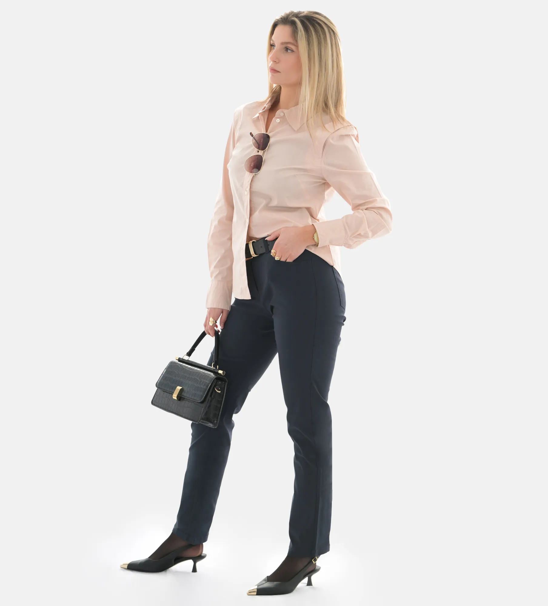 Pantaloni femei