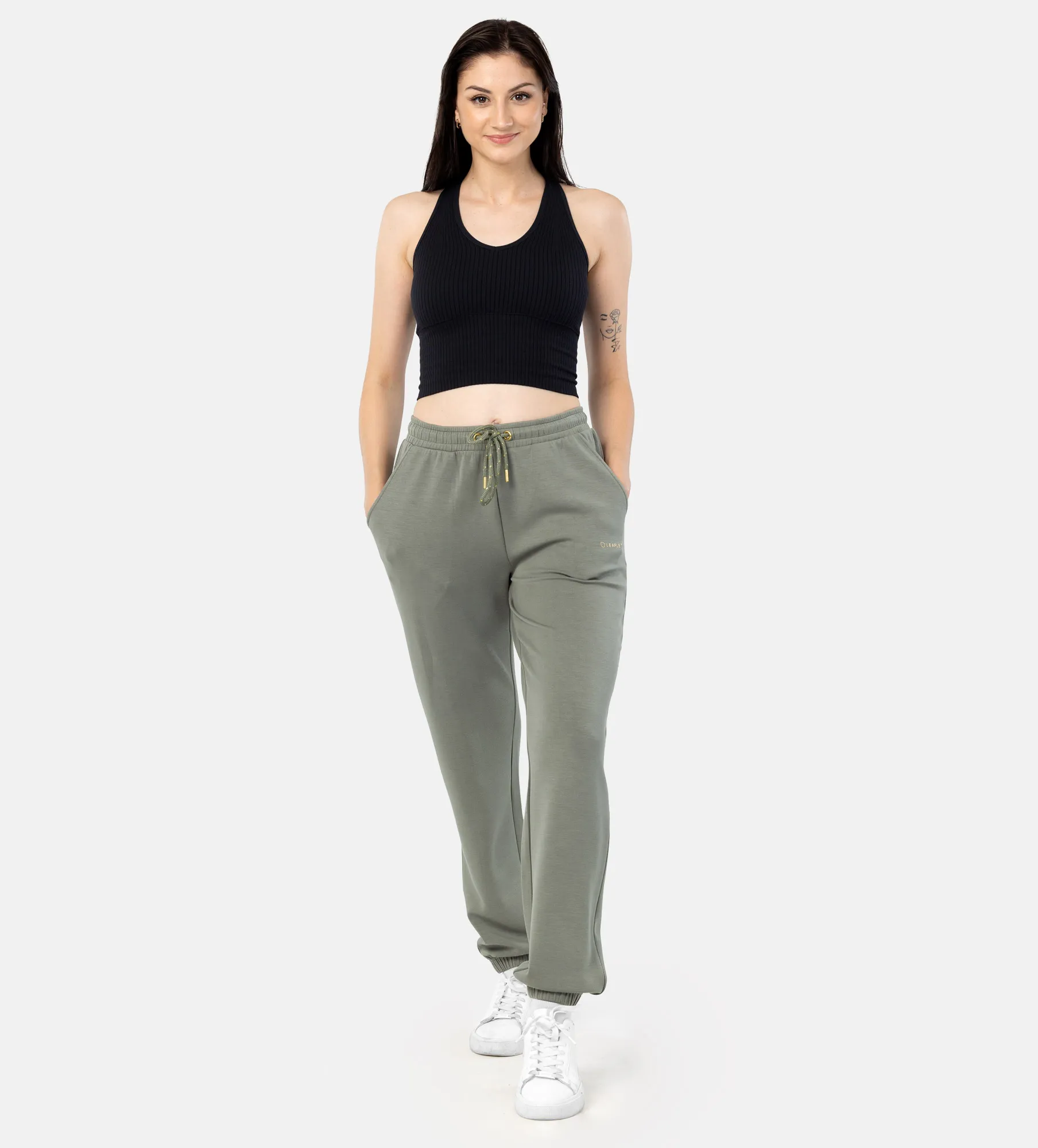 Pantaloni sport femei