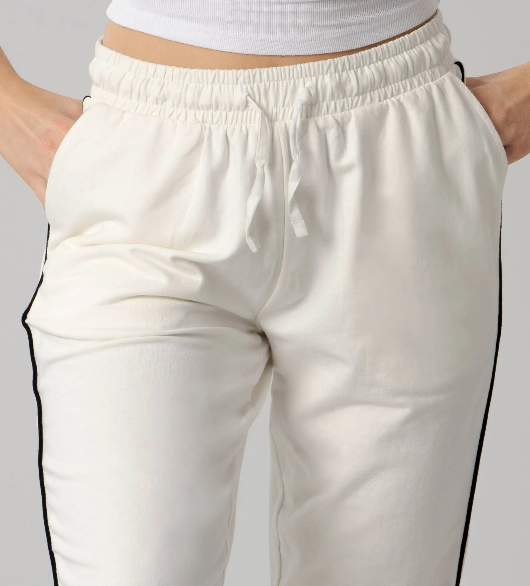 Pantaloni sport femei