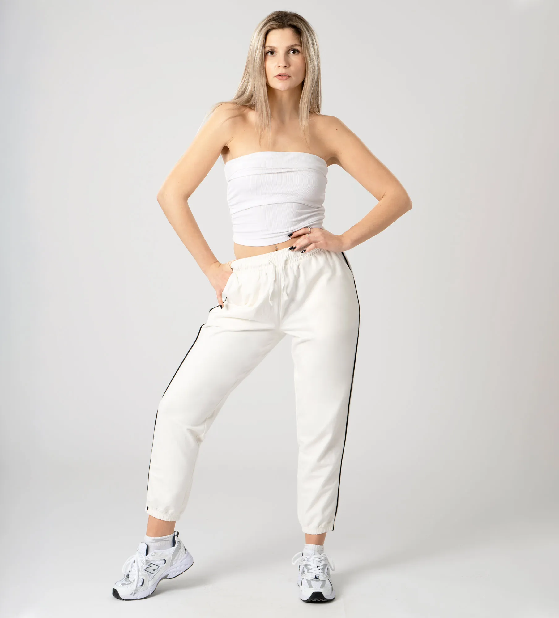Pantaloni sport femei