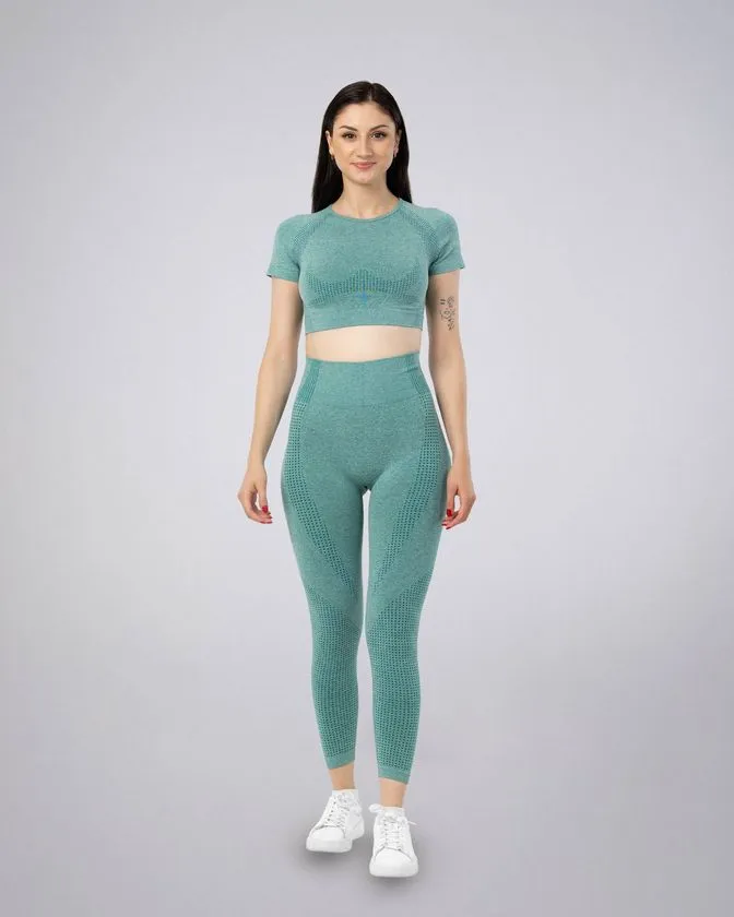 Sport tricou femei şi leggins scurți